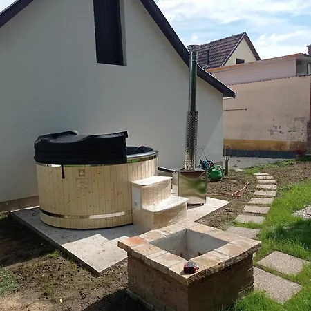 Egy Fuert Szolo Vendeghaz Holiday home